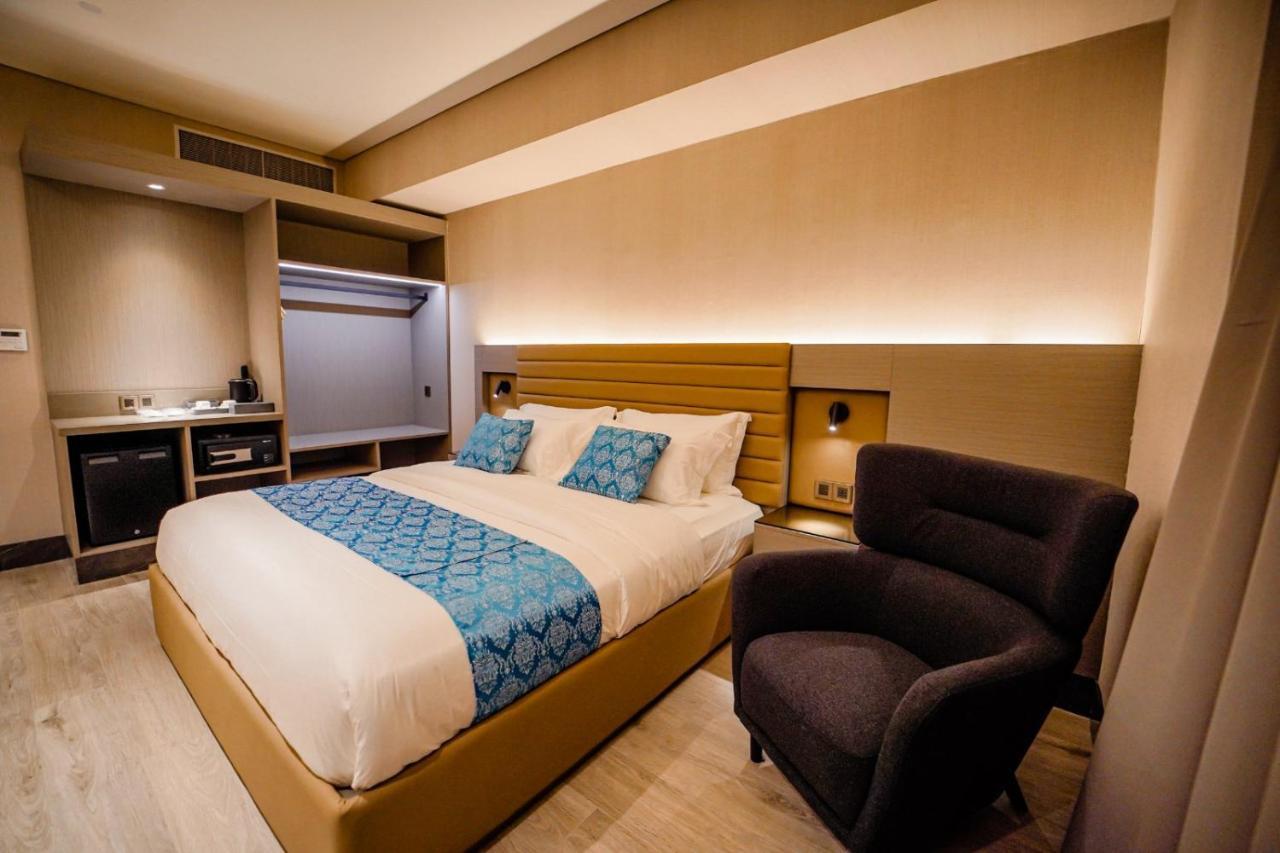Bayprime Hotel Paranaque City Exterior photo